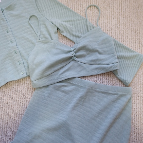 Reformation “Niko” 3 Piece Set - Picture 7 of 11